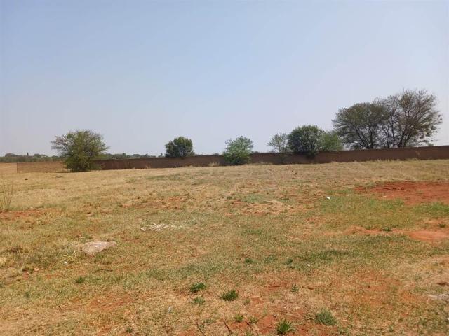 1 137 m² Land available in Carletonville