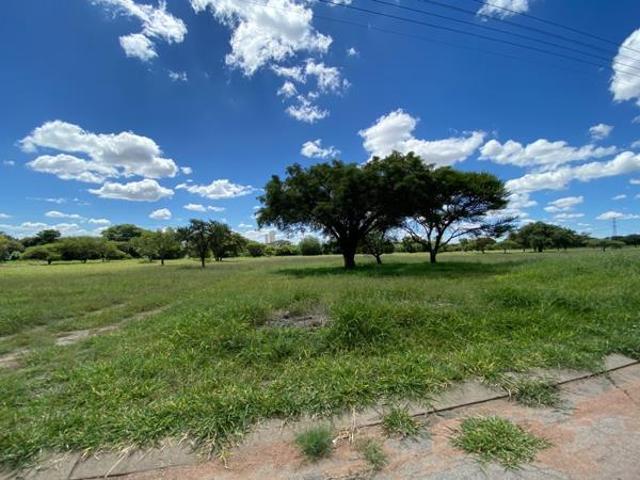 1 135 m² Land available in Bendor