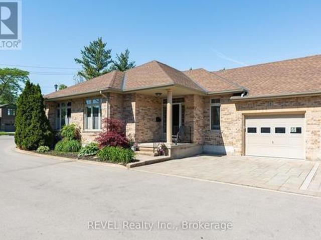 1 139 Glendale Avenue, St. Catharines Glendale/Glenridge, ON, L2T 2K2 townhouse for sale | Listing ID X13429 | Royal LePage