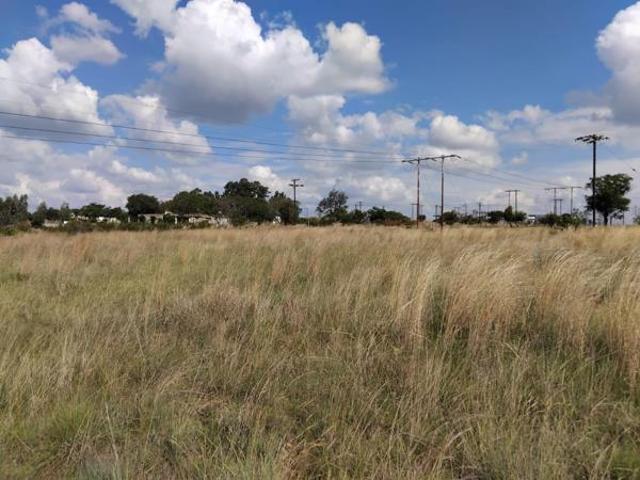 1.1 ha Land available in Doornrandje
