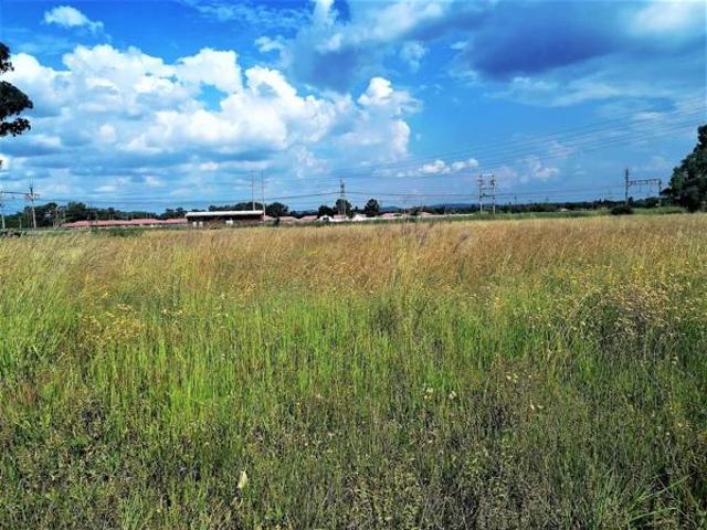 1.1 ha Land available in Highbury