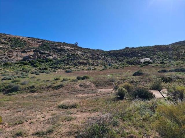 1.1 ha Land available in Springbok