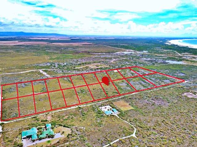 1.1 ha Land available in Struisbaai