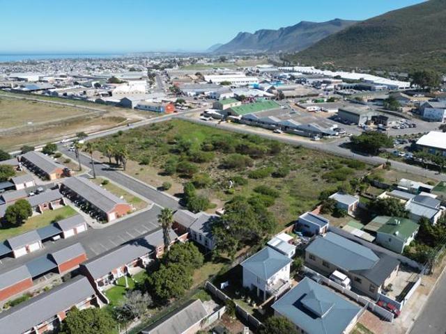 1.1 ha Land available in Westcliff