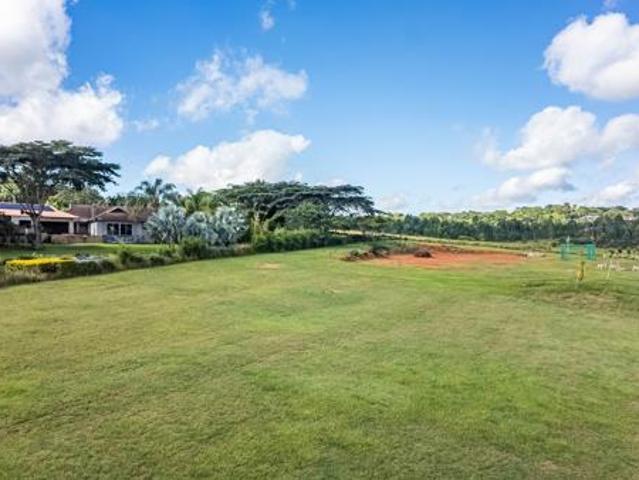1.1 ha Land available in White River