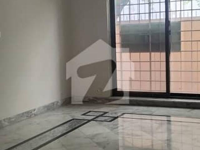 1.25 Kanal House Available For Rent in Main Cavalary Ground Lahore