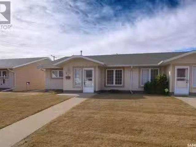 1 273 Fairford Street W, Moose Jaw, SK, S6H 1S8 townhouse fo.