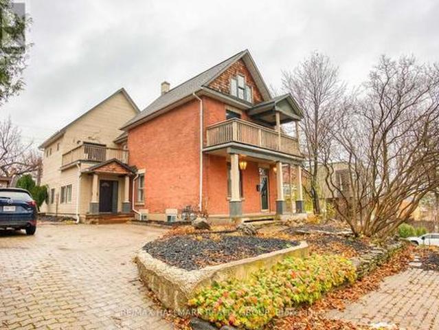 1 272 Royal Avenue, Ottawa, ON, K2A 1T5 house for lease | Listing ID X13478 | Royal LePage