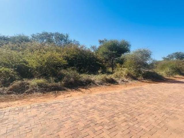 1 276 m² Land available in Chroom Park