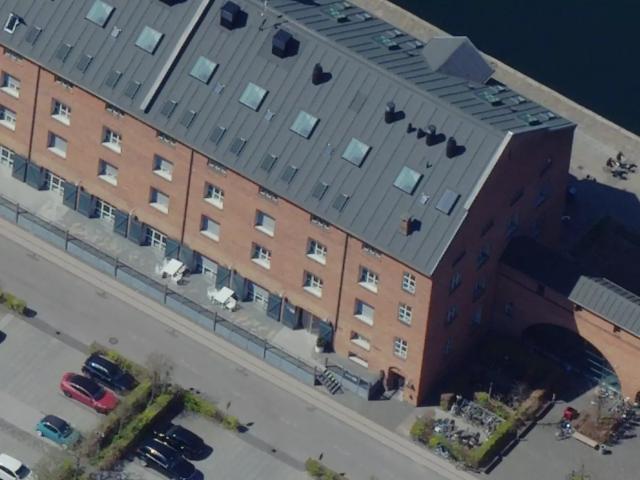1.283 m² i imponerende flerbrugerejendom