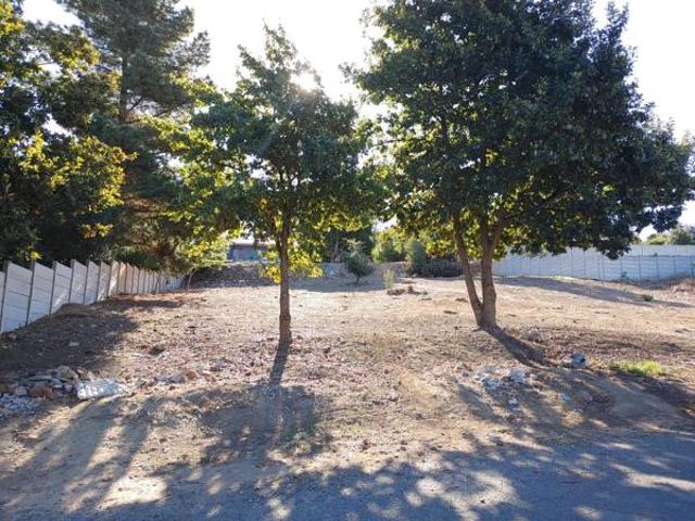 1 293 m² Land available in Caledon