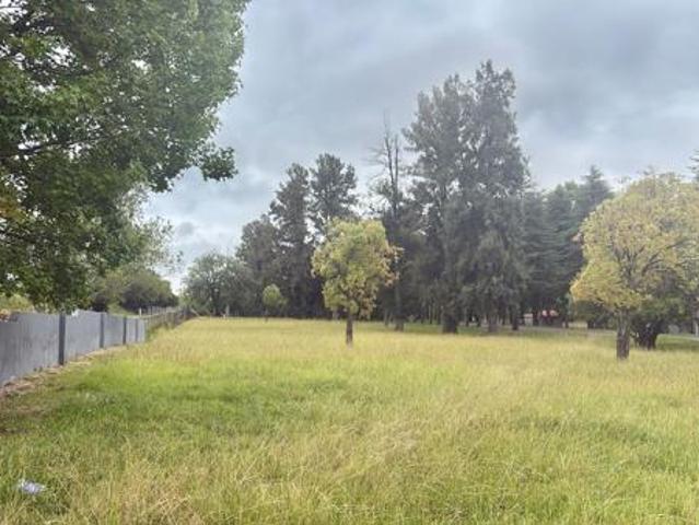 1 203 m² Land available in Kilbarchan