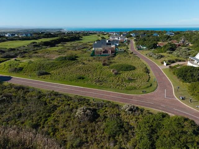 1 201 m² Land available in St Francis Links Golf Estate