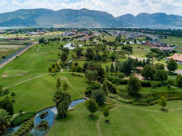 1 210 m² Land available in The Island Estates