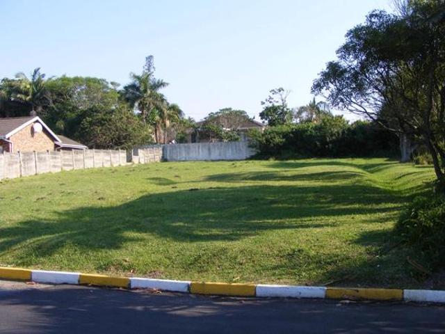 1 211 m² Land available in Port Edward
