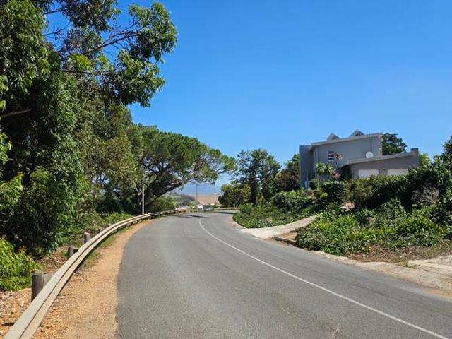 1 215 m² Land available in Caledon