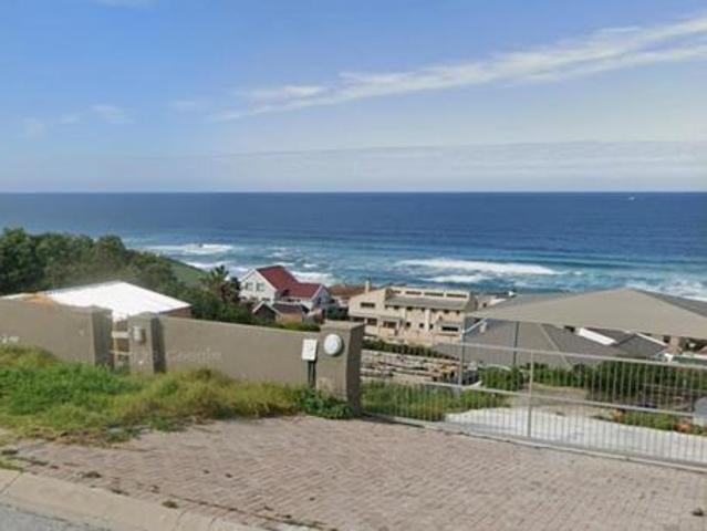 1 218 m² Land available in Beachview
