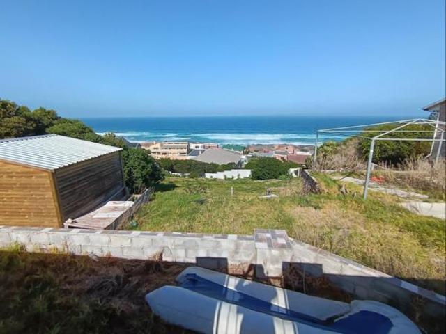1 218 m² Land available in Beachview
