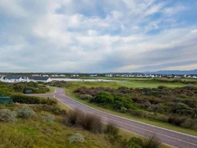 1 227 m² Land available in St Francis Links Golf Estate
