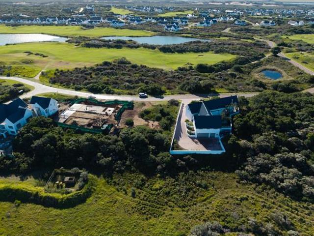 1 227 m² Land available in St Francis Links Golf Estate