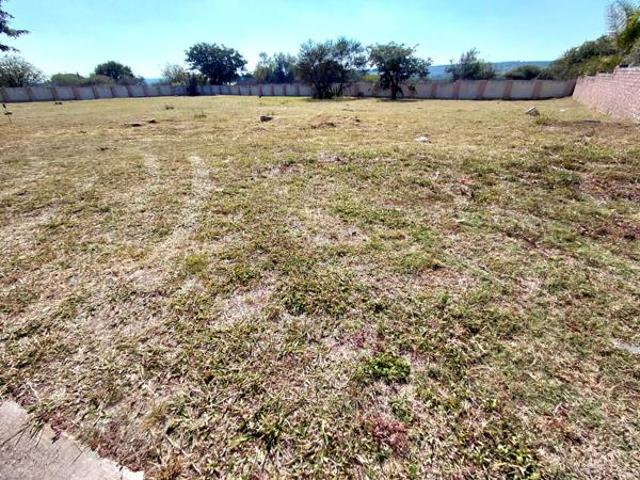 1 231 m² Land available in Bendor