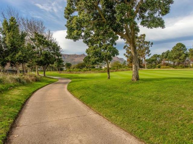 1 231 m² Land available in Pearl Valley Golf & Country Estate