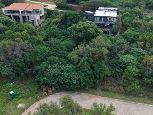 1 232 m² Land available in Kosmos
