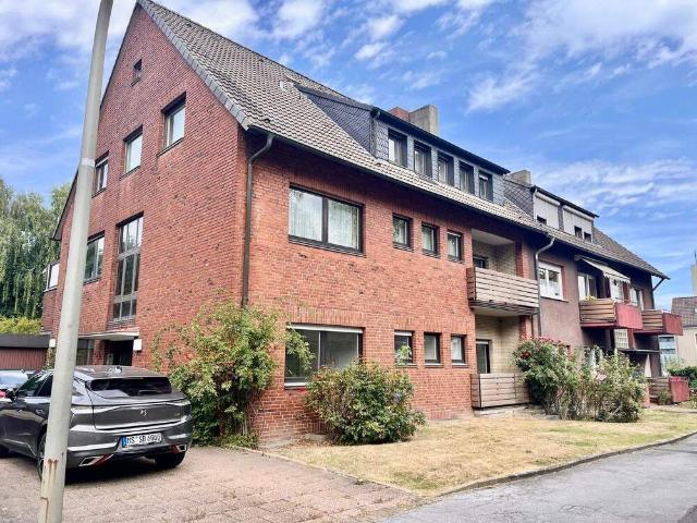 1, 2, 3 oder 4? Renovierte, helle Praxisräume inklusive!