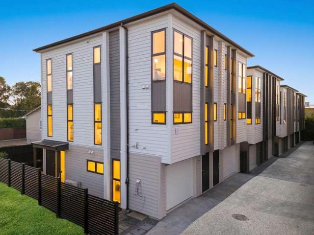 1, 2, 8/14 Woodford Avenue, Henderson, Waitakere City