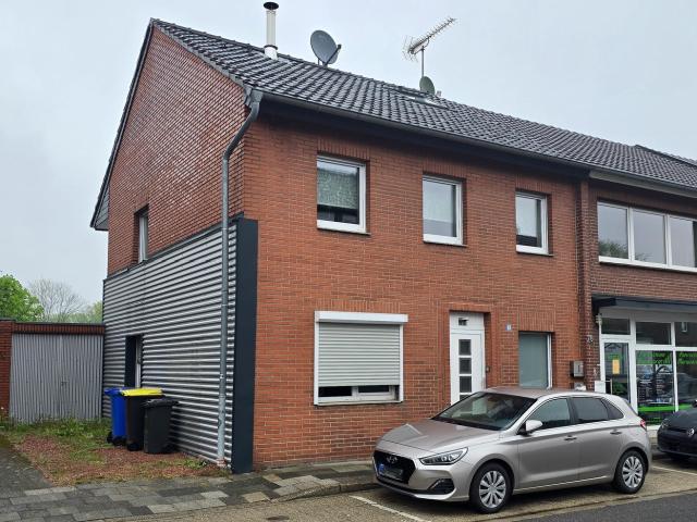 1 2 Familienhaus Haus in Elmpt, Investment