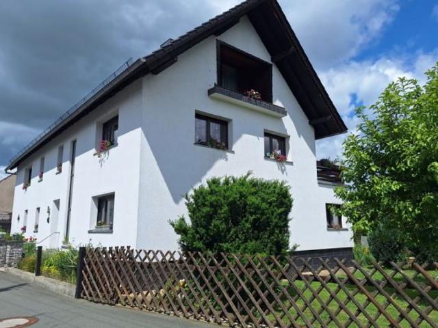 1 2 Familienhaus in ruhiger Lage