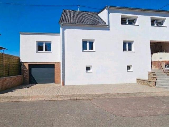 1 2 Fanilienhaus in Mettlach