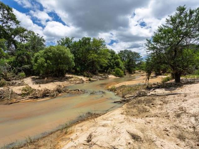1.2 ha Land available in Moditlo Nature Reserve