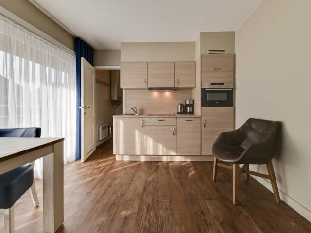 1 2 persons studio with ensuite bathroom and kitchen