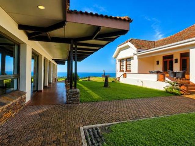 1 340 m² Land available in Port Edward