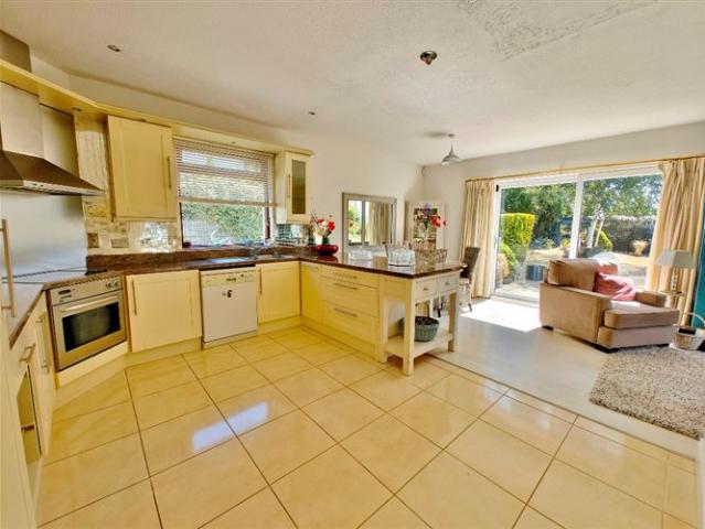 1,349,950 | 4 Coundon Court, Killiney Avenue, Killiney, County Dublin Churches Estate Agent 5024 MyHome. Ie Residential
