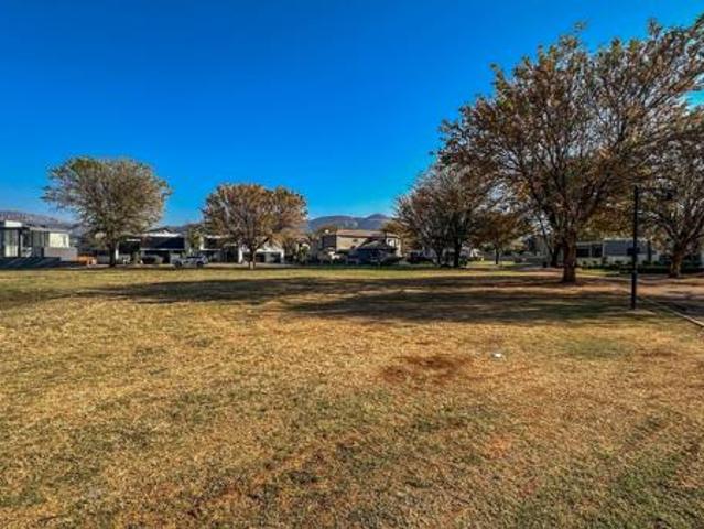 1 349 m² Land available in The Island Estates
