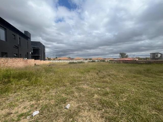 1 350 m² Land available in Bendor Park