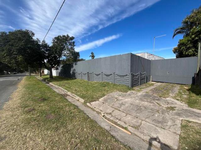 1 354 m² Land available in Nahoon