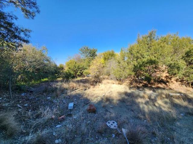 1 360 m² Land available in Bayswater