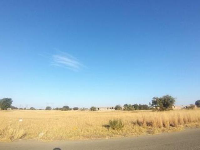 1 379 m² Land available in Naudeville
