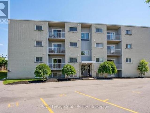 1 37 Conroy Crescent, Guelph Dovercliffe Park/Old University, ON, N1G 2V5 lease for lease | Listing ID X13520 | Royal LePage