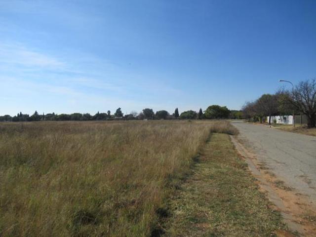 1 386 m² Land available in Flamingo Park