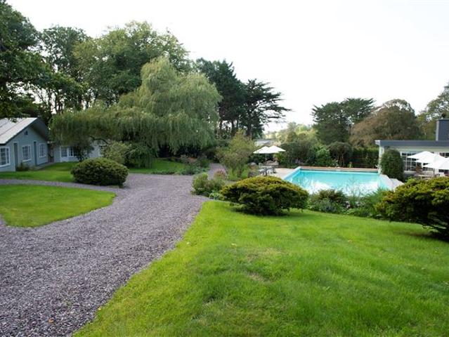 1,300 / month | Superior Garden Lodge, Ballylickey, Bantry, Cork Hodnett Forde Property Services 4768 MyHome. Ie Lettings