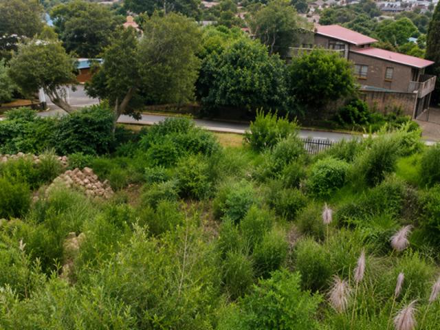 1 332 m² Land available in Florida Hills