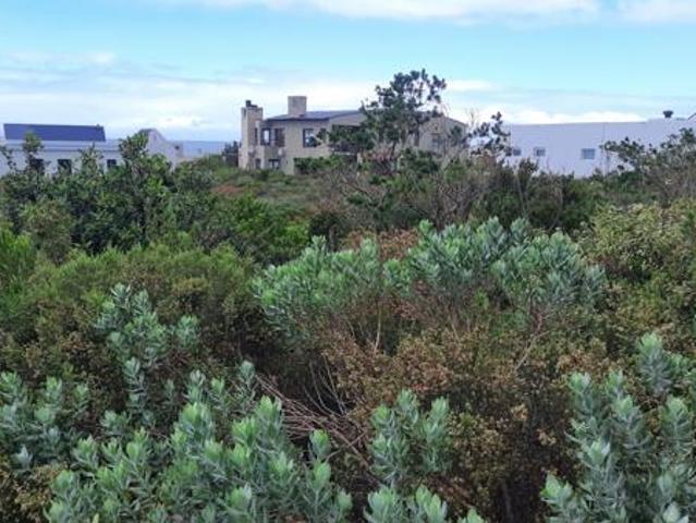 1 338 m² Land available in Bettys Bay