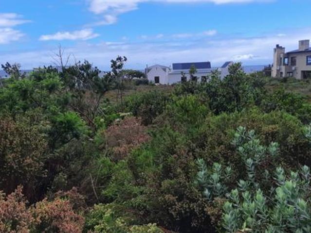 1 338 m² Land available in Bettys Bay