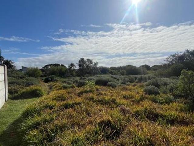 1.3 ha Land available in Aston Bay