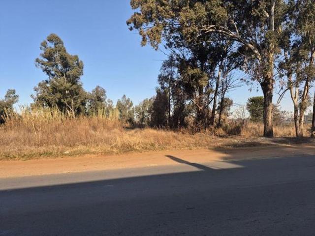 1.3 ha Land available in Highbury