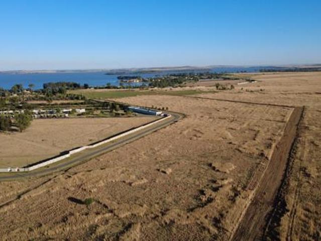 1.3 ha Land available in Vaal Marina